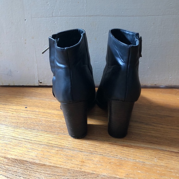 [SOLD] Silence & Noise Vegan Booties Size 7 - Picture 5 of 7